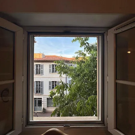 - Port & Lices Walkable - Parking